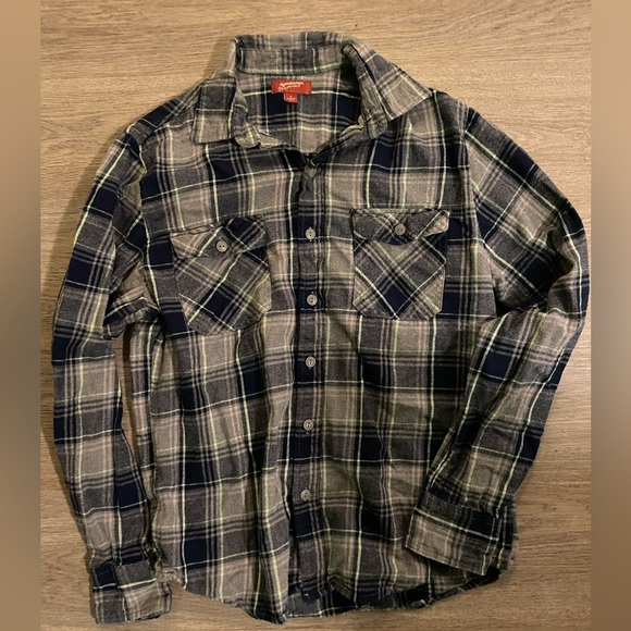 Blue plaid flannel - Picture 2 of 3